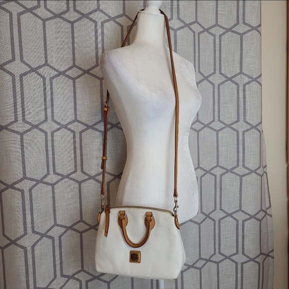 Dooney and Bourke white leather bag - Picture 2 of 14